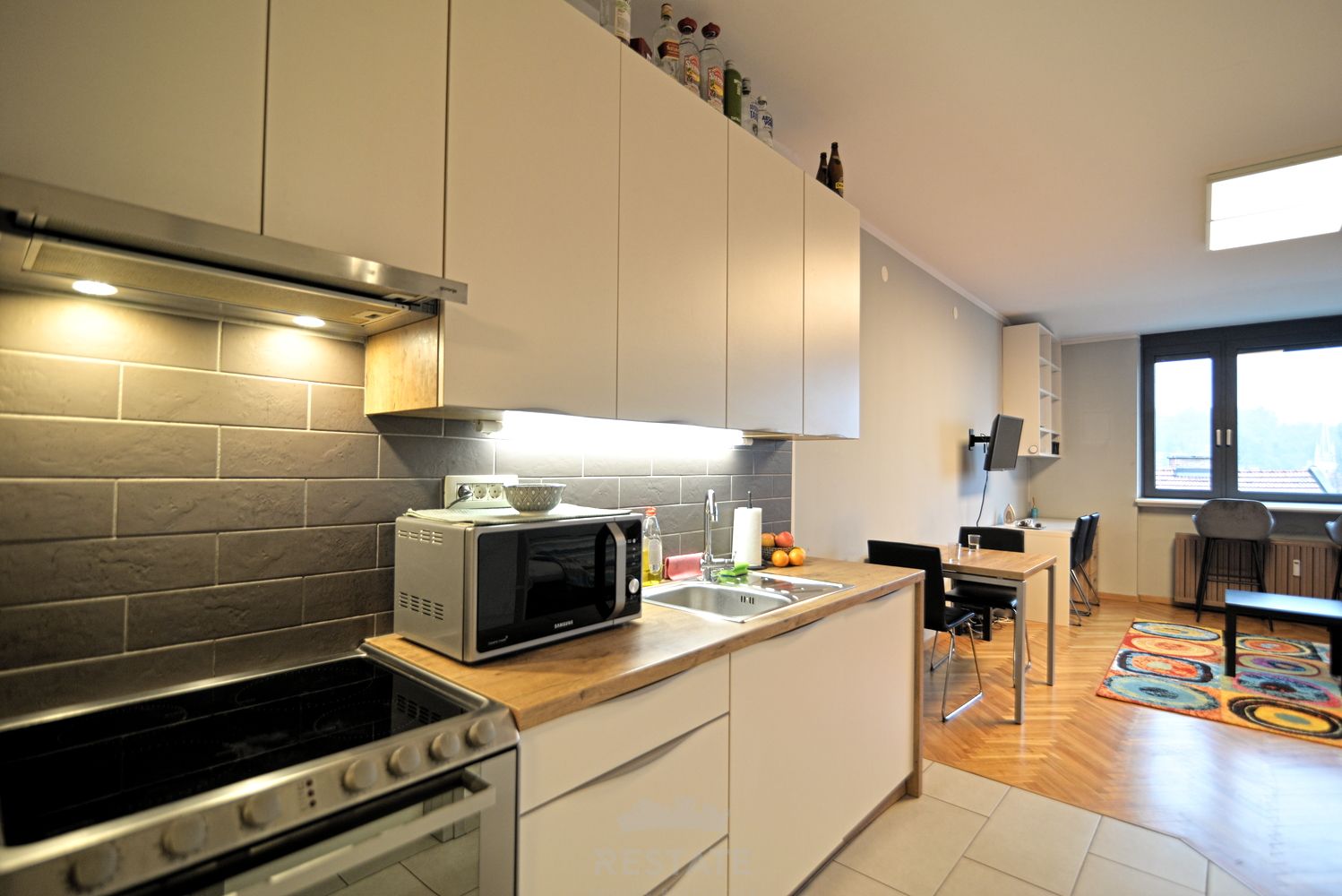 GARSONJERA, HIŠNI LJUBLJENČKI DOVOLJENI — Slovenska cesta 9A