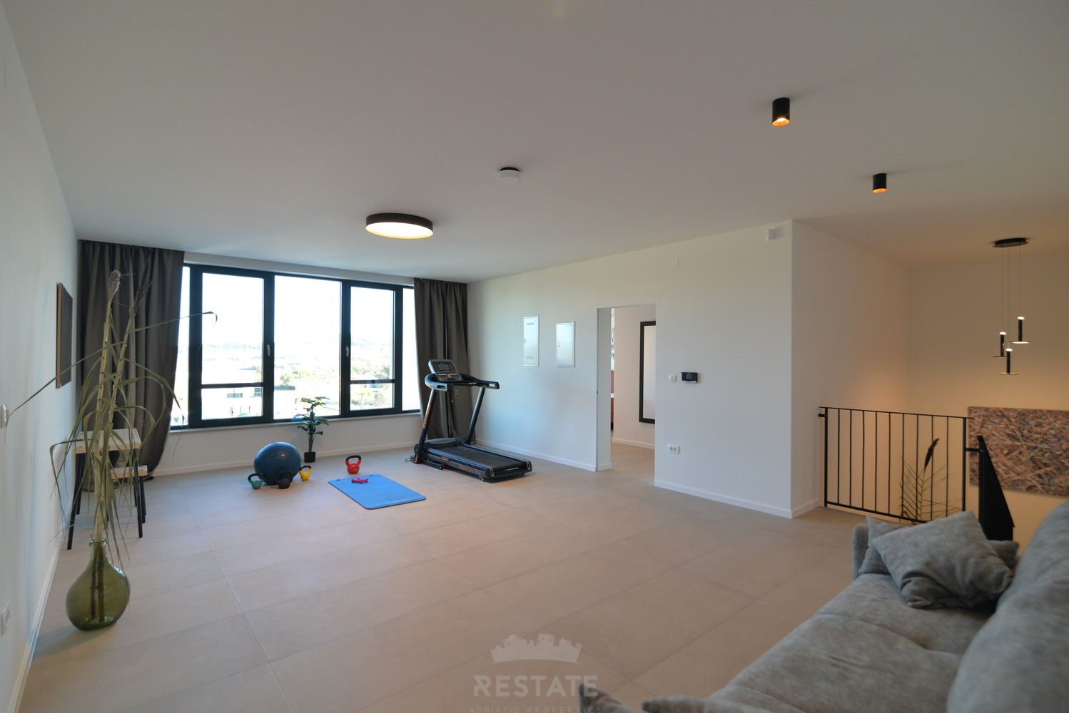 HIŠA (dvostanovanjska), vrhunska gradnja, popolnoma opremljena, z bazenom, 3S, 3KP+wc — Pudarica ulica 12