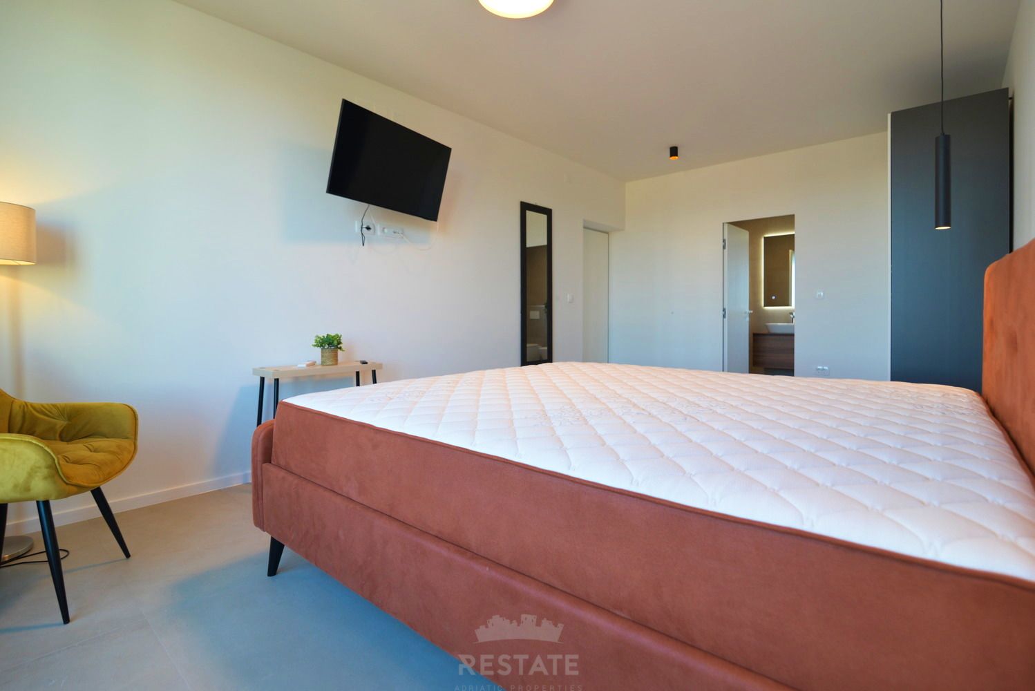 HIŠA (dvostanovanjska), vrhunska gradnja, popolnoma opremljena, z bazenom, 3S, 3KP+wc — Pudarica ulica 12