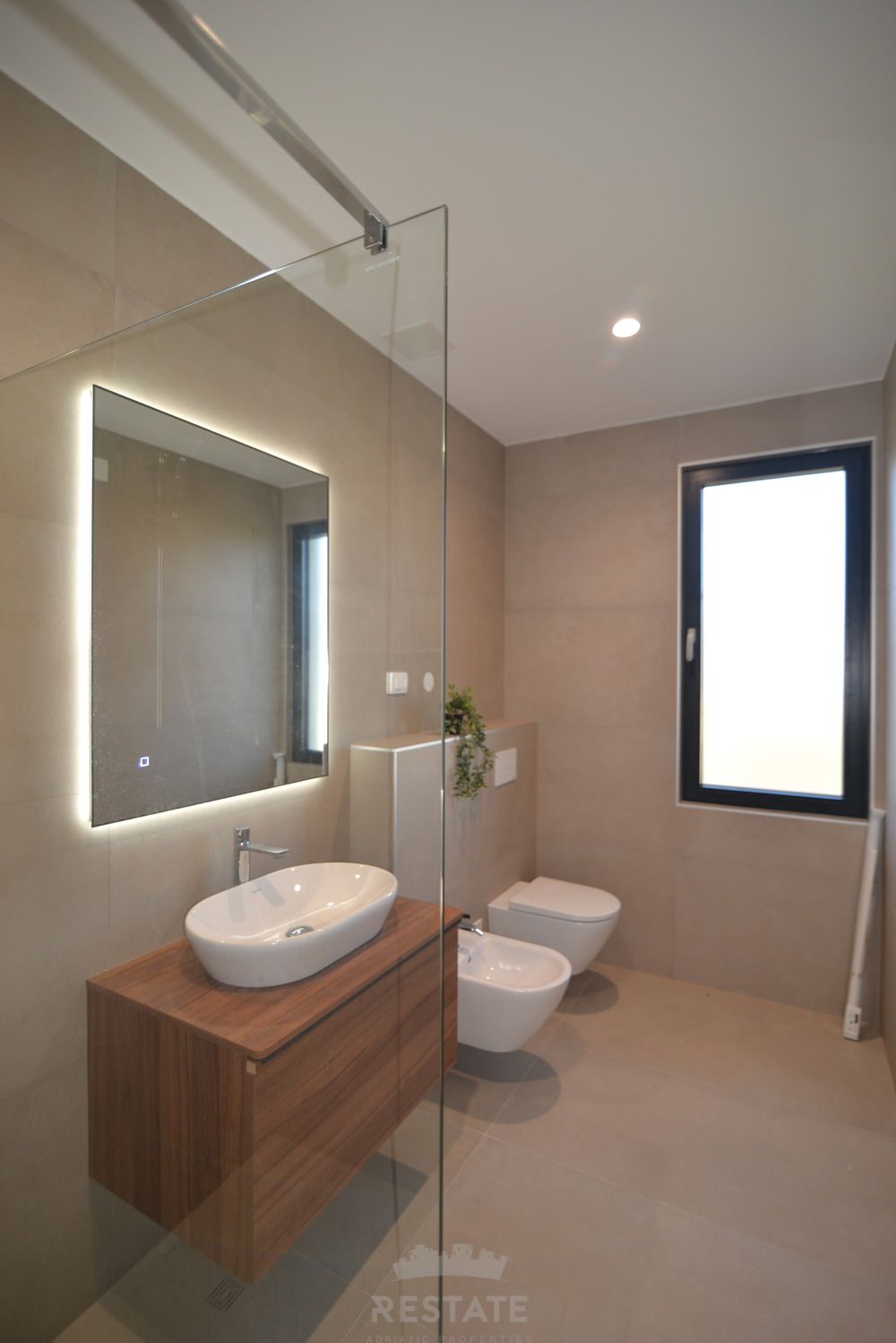 HIŠA (dvostanovanjska), vrhunska gradnja, popolnoma opremljena, z bazenom, 3S, 3KP+wc — Pudarica ulica 12