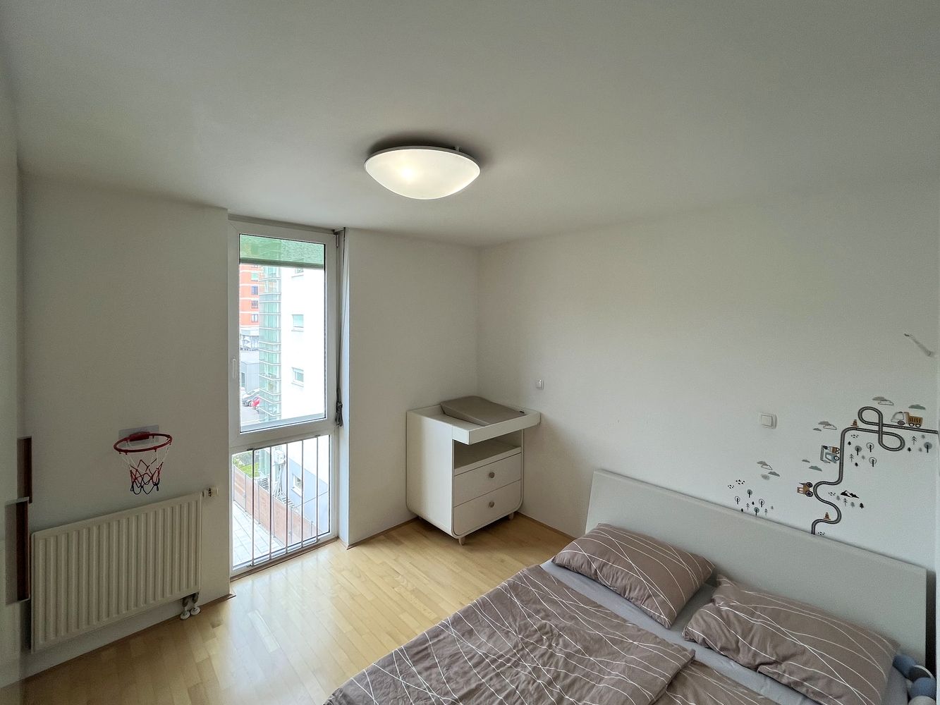 Prijetno 2-sobno, z divgalom, brez balkona, opremljeno — Topniška ulica 33c