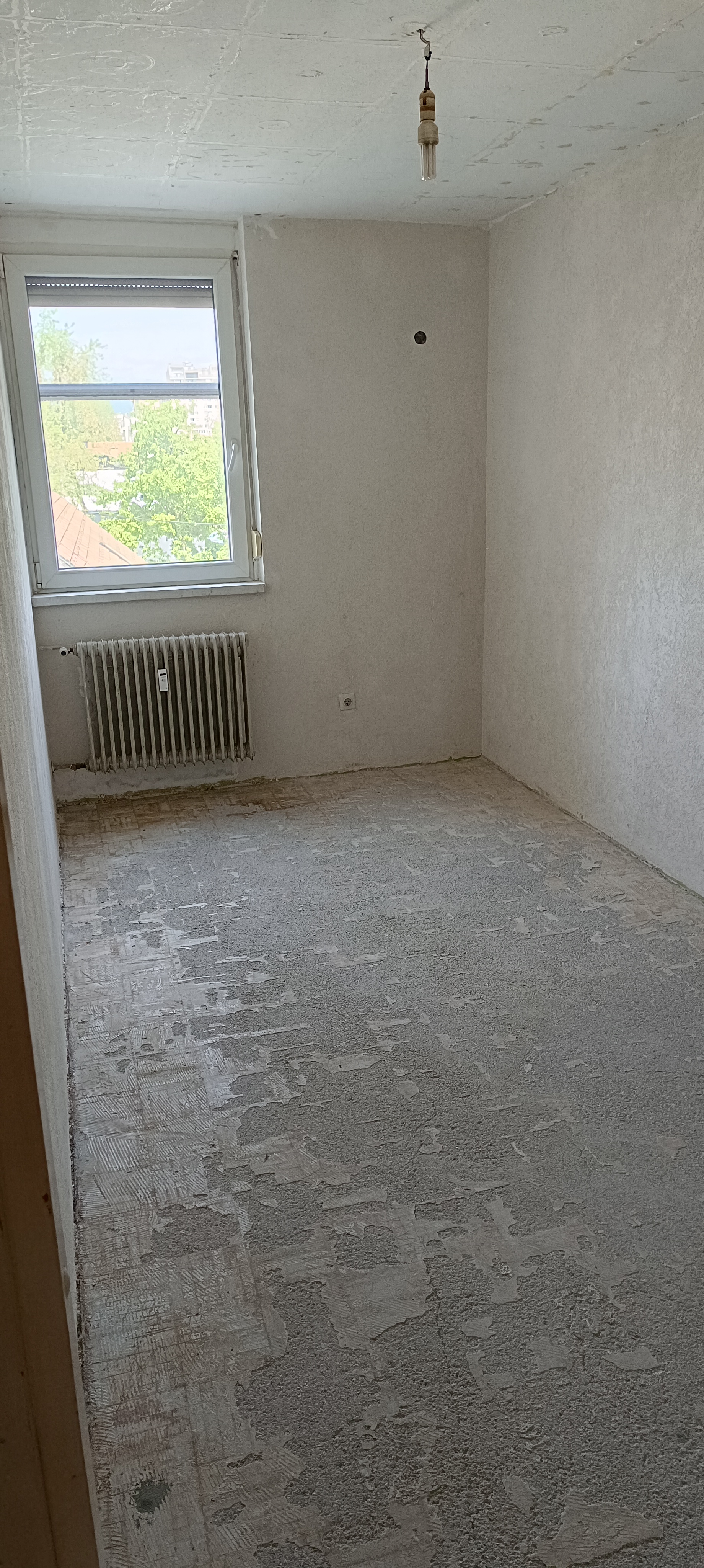 75 m2, 3-sobno, zgrajeno l. 1974, 2/6 nad., Prodamo 3-sobno stanovanje - Ljubljana, Dunajska bližina, prodamo. Cena: 339.000,00 EUR