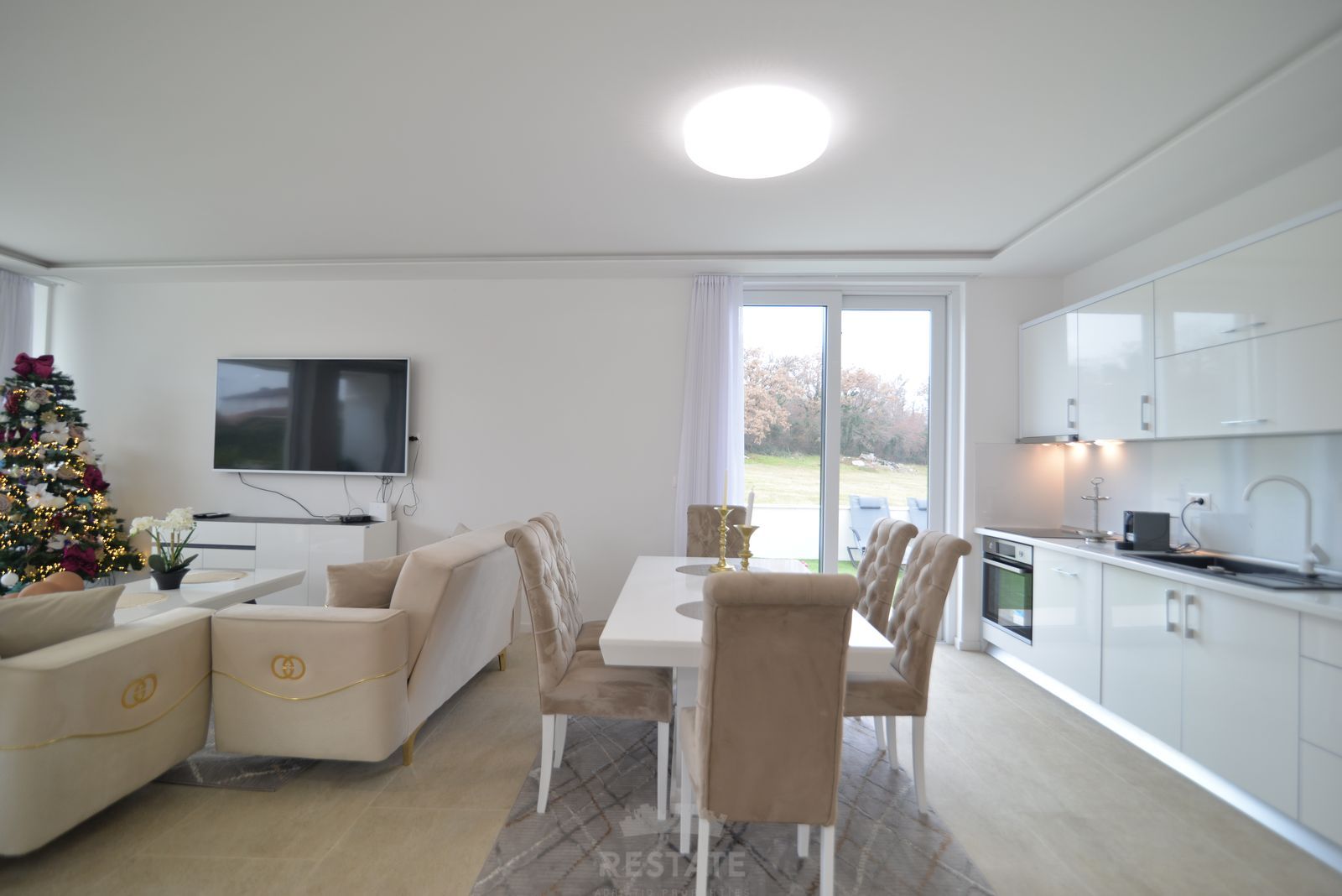 HOUSE WITH 2 UNITS & W/ POOL 2x (3-BED, 3-BATH) — Varvari 110