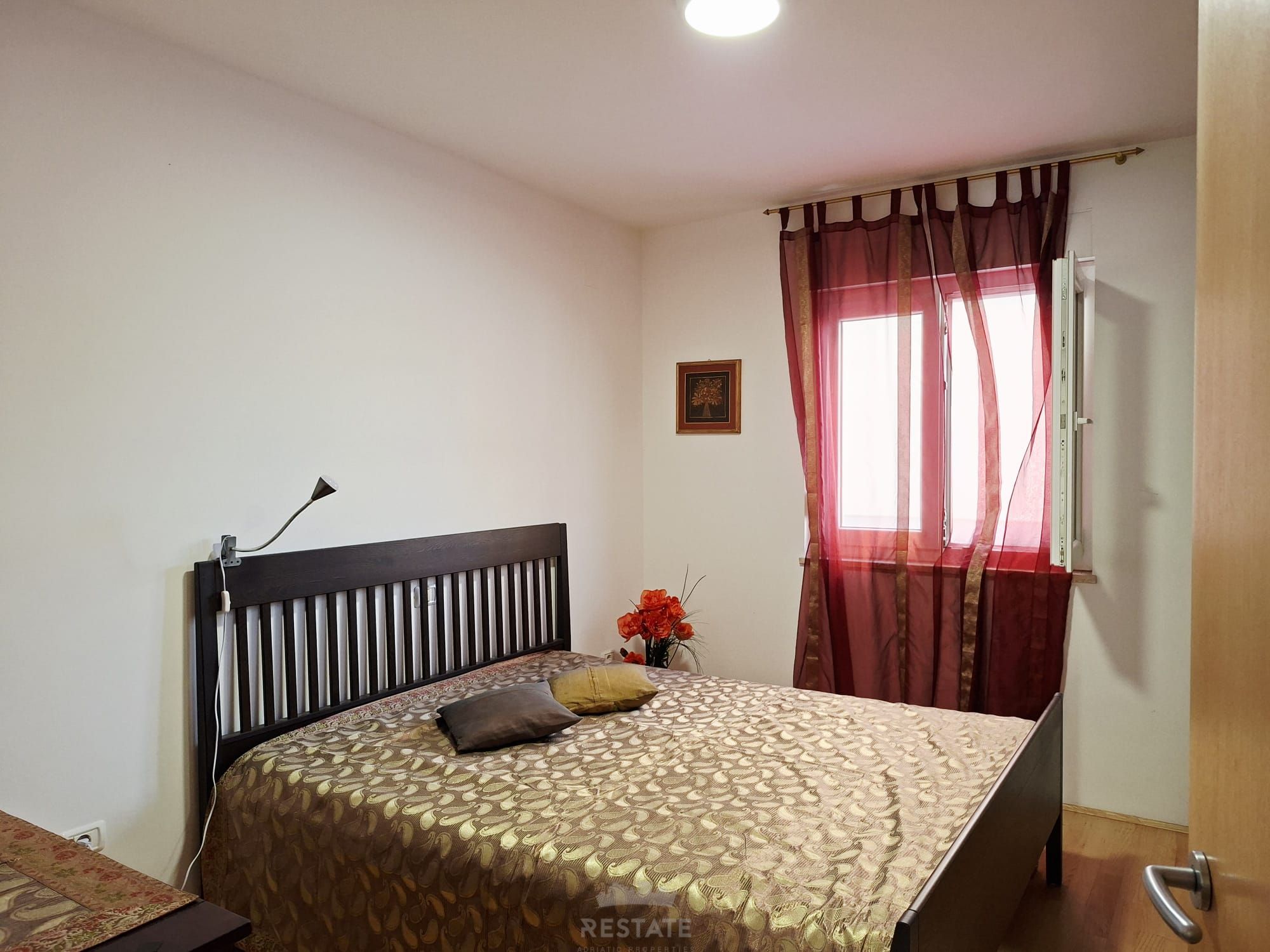 300 m od morja, opremljeno, 2S+DB, 1x PM, balkon, etažirano — Istarska ulica 21c