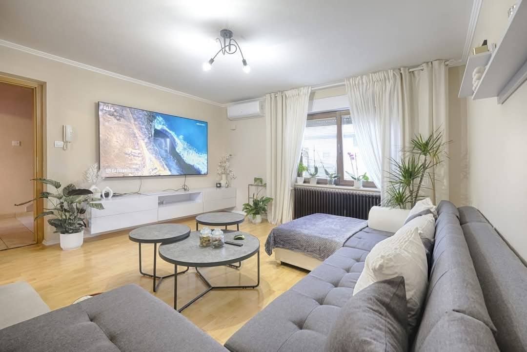 PRODAJA ,STANOVANJE ,5 IN VEČ SOBNO — Vevška cesta 31c