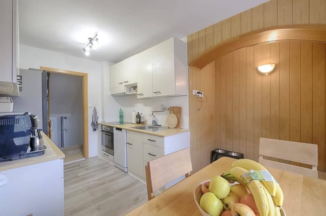 PRODAJA ,STANOVANJE ,5 IN VEČ SOBNO — Vevška cesta 31c