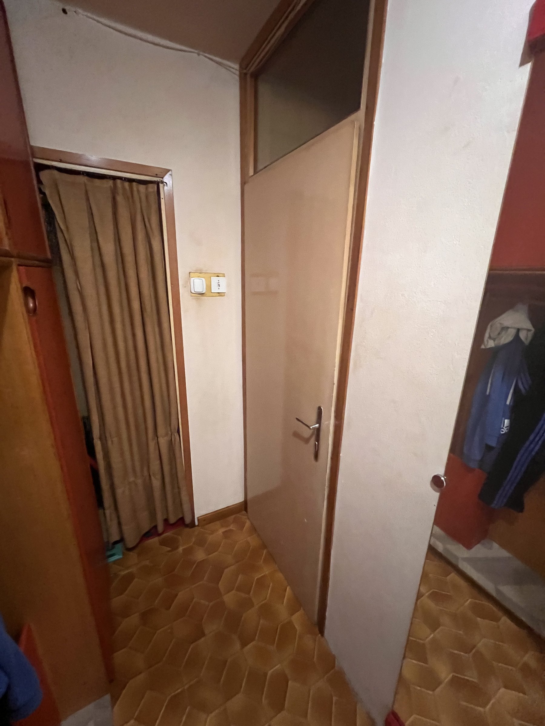 PRODAJA,STANOVANJE ,2,5 SOBNO