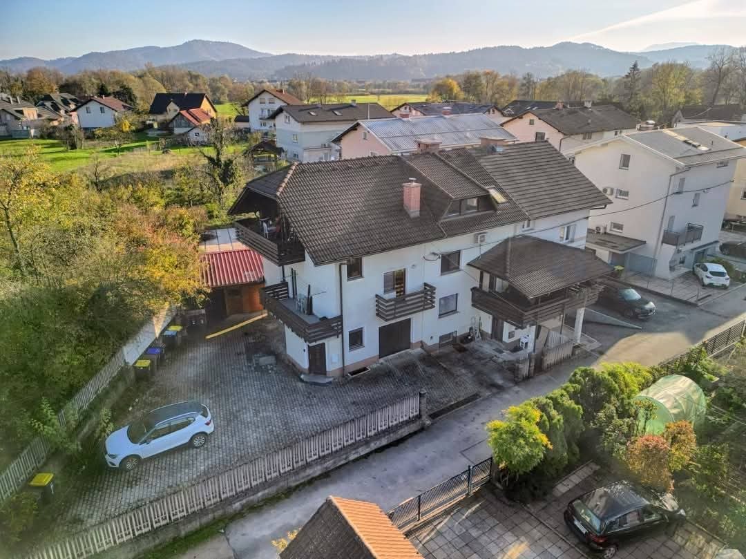 PRODAJA ,STANOVANJE ,5 IN VEČ SOBNO — Vevška cesta 31c