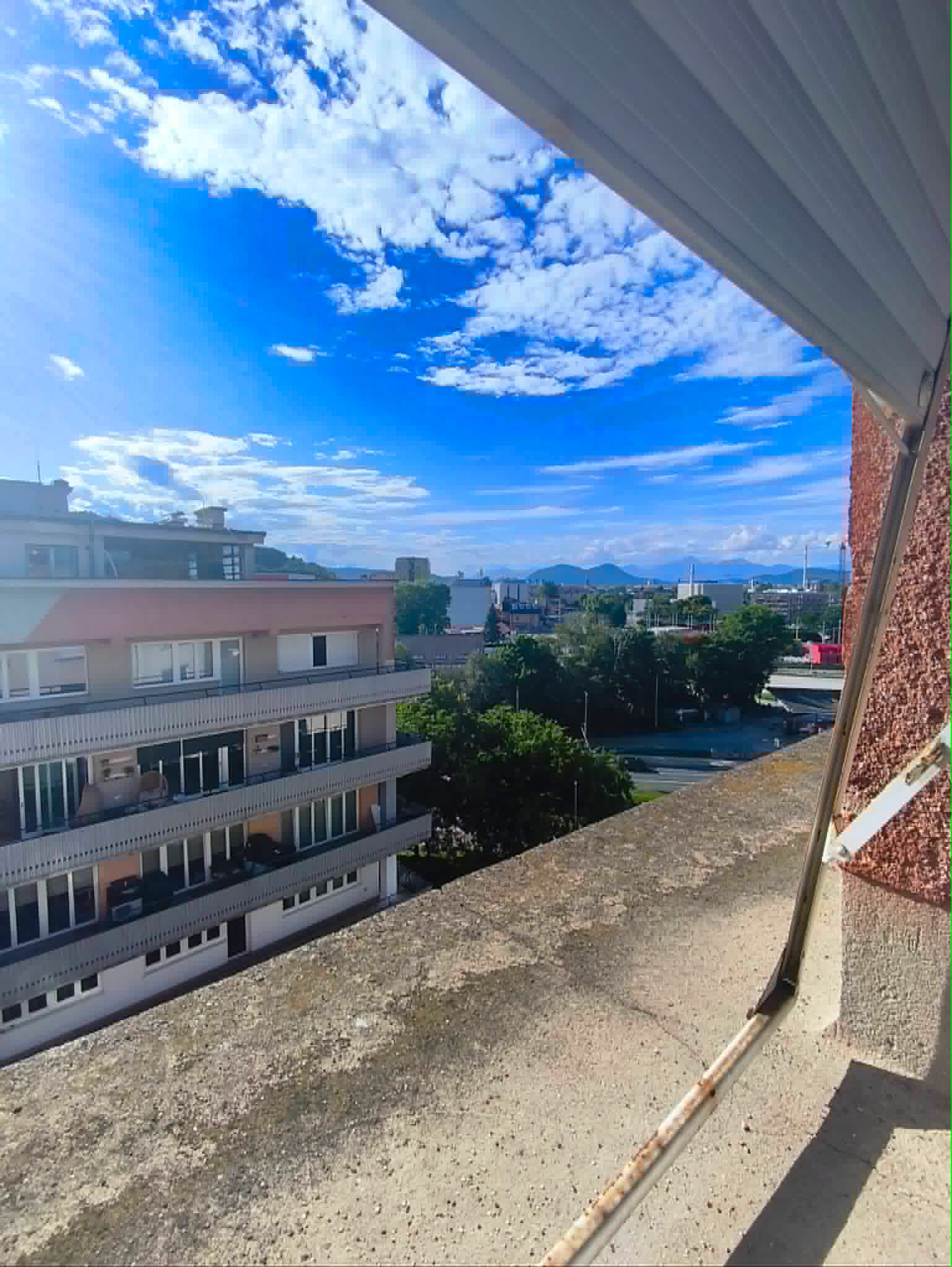 PRODAJA,STANOVANJE,GARSONJERA,LJUBLJANA ZA BAVARSKIM DVOROM — Vošnjakova ulica 12