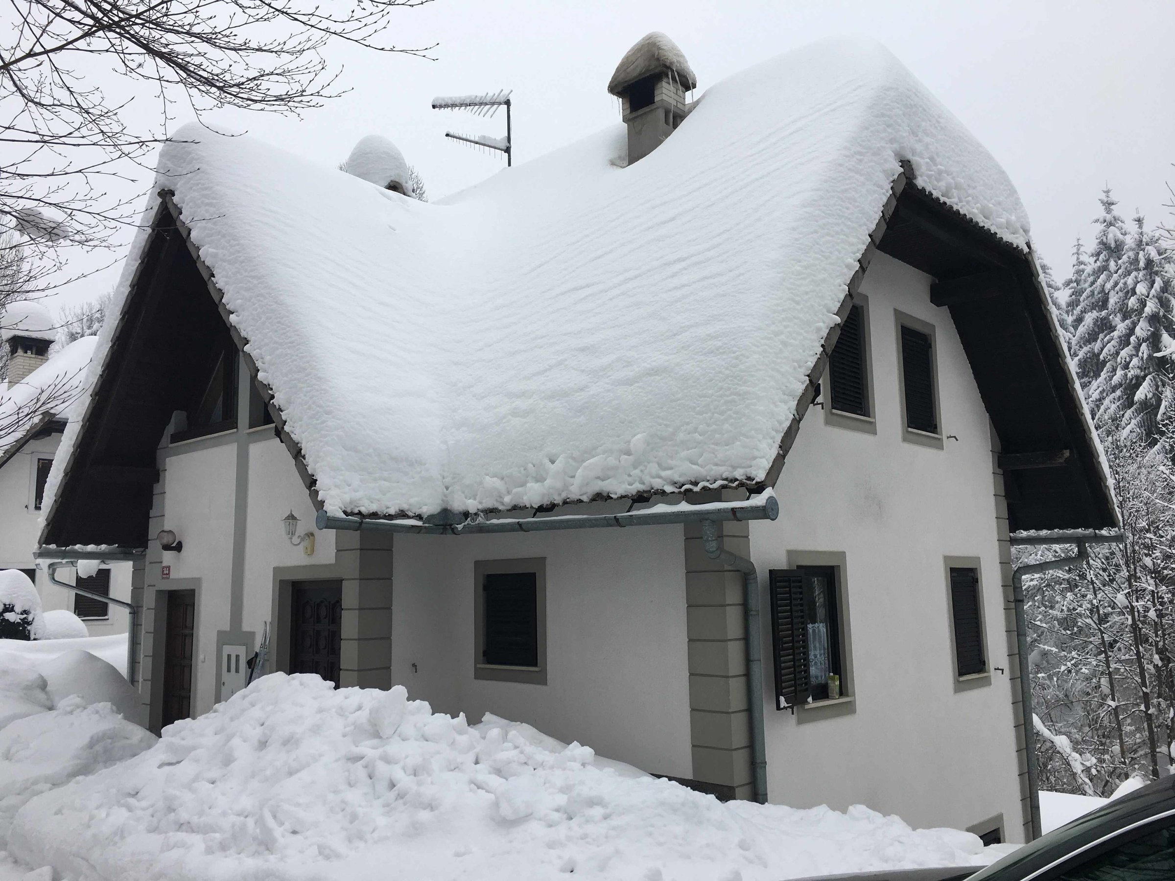 PRODAJA VIKEND DVOJČEK,BIVALEN