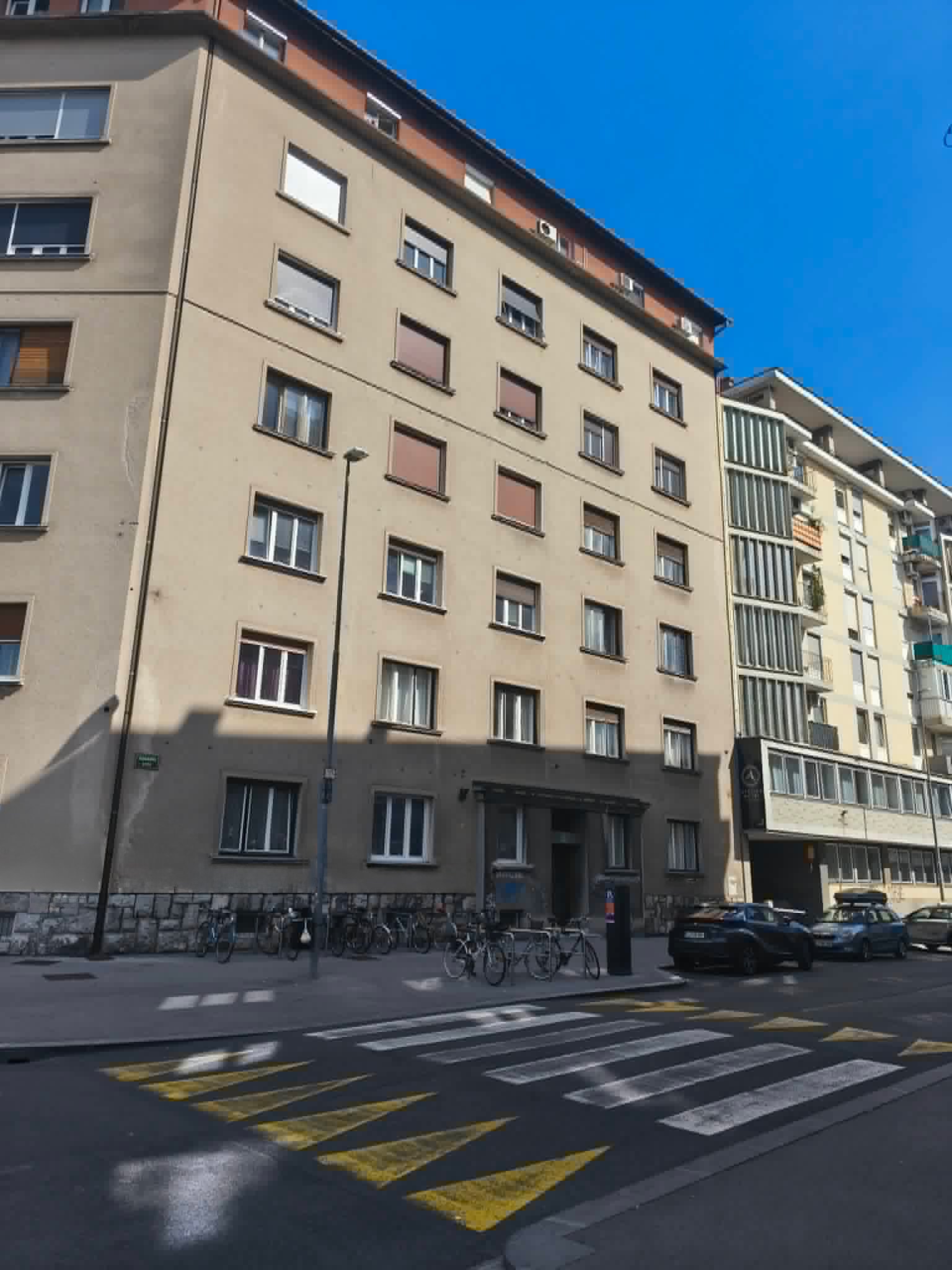 PRODAJA,STANOVANJE,GARSONJERA,LJUBLJANA ZA BAVARSKIM DVOROM