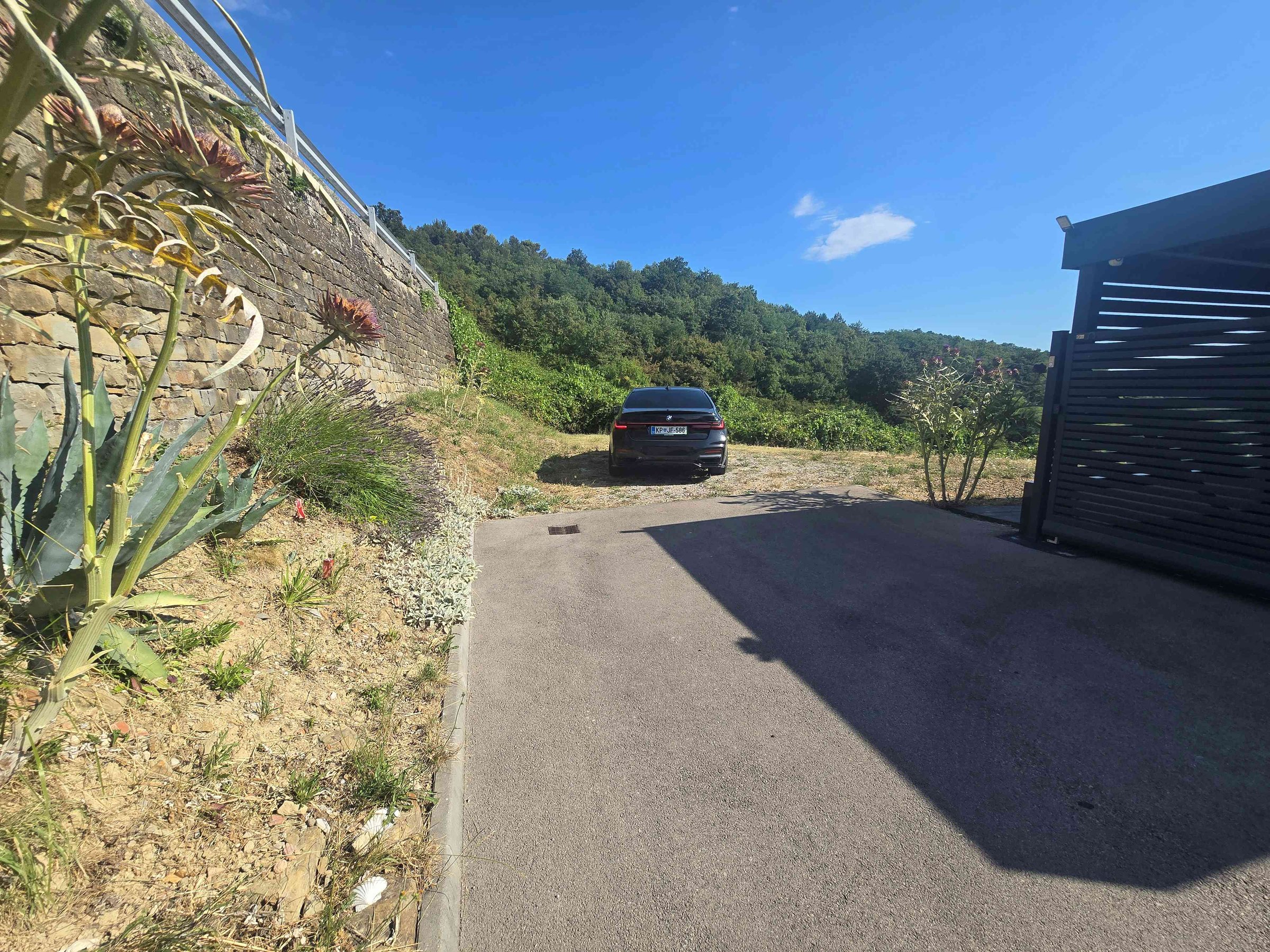 PRODAJA,POSEST,ZAZIDLJIVA