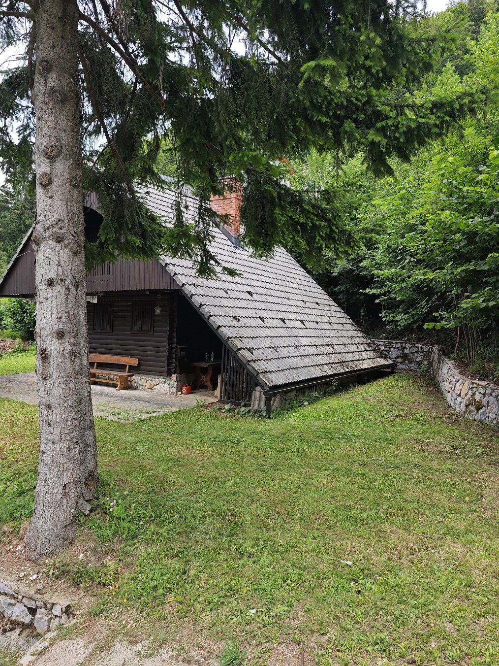 PRODAJA VIKEND ,LESEN