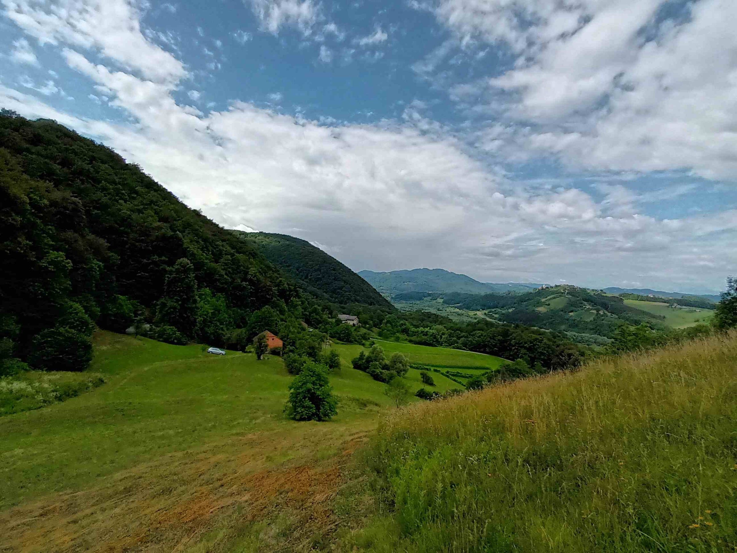 PRODAJA,POSEST,KMETIJA — Koordinate 46.176563, 15.648881