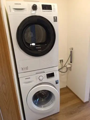 PRODAJA,STANOVANJE2,5 SOBNO
