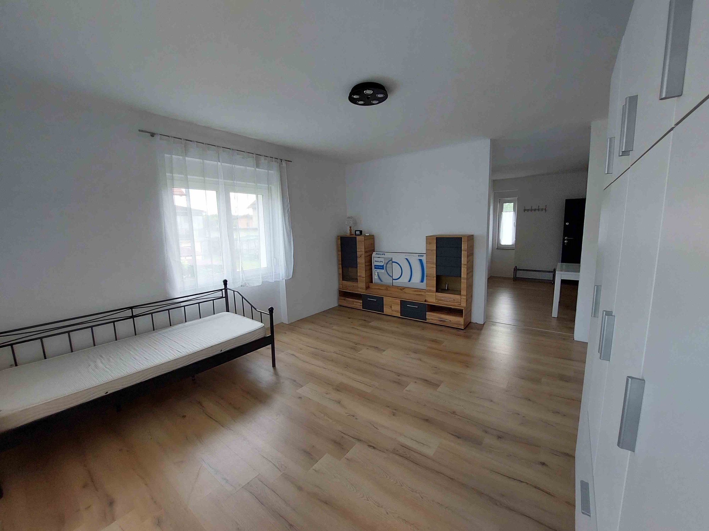 PRODAJA,STANOVANJE, 3-SOBNO — Trstenjakova ulica 5
