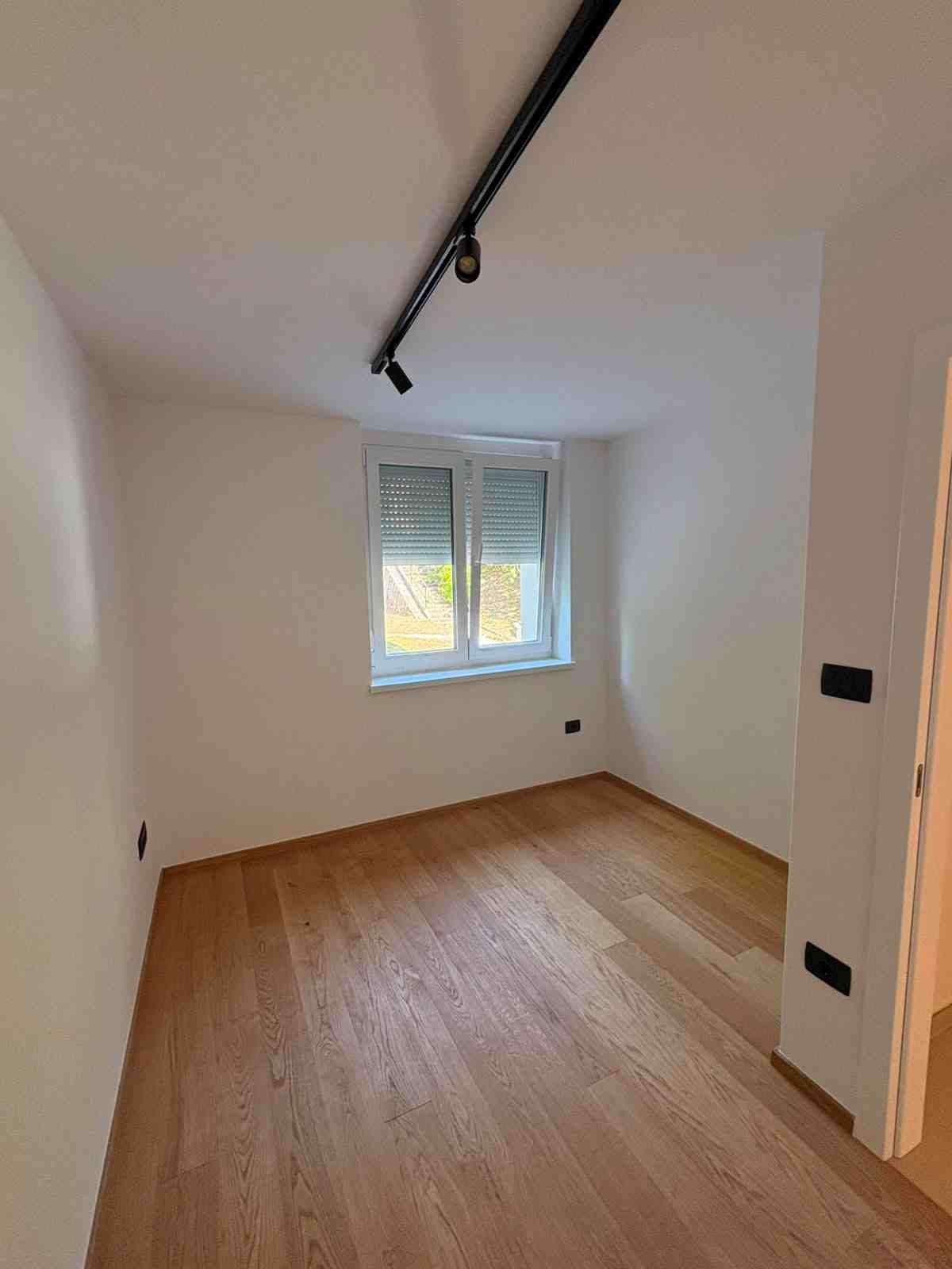 PRODAJA,STANOVANJE,3-5 SOBNO