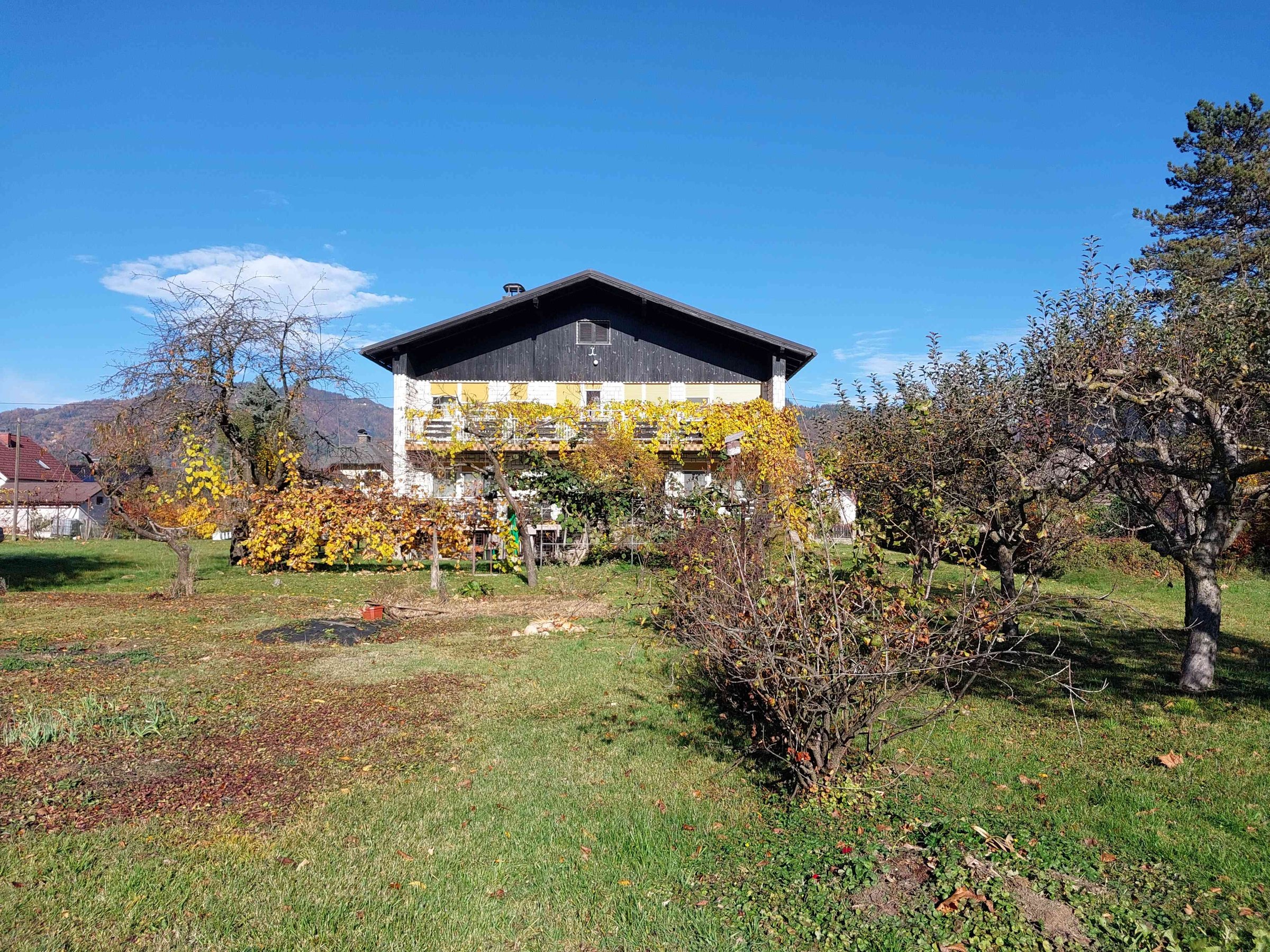 PRODAJA.HIŠA,SAMOSTOJNA — Sernčeva ulica 3